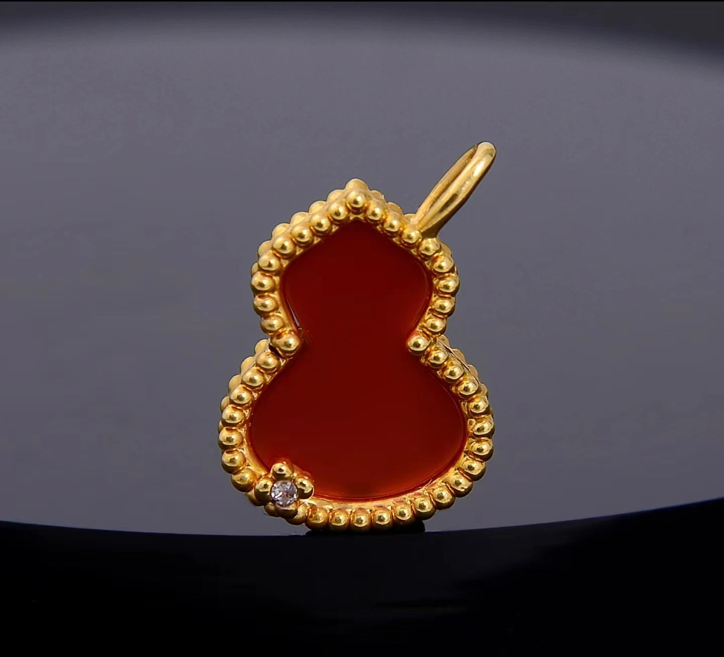 Pendentif agate rouge naturelle en or 18 carats GP003